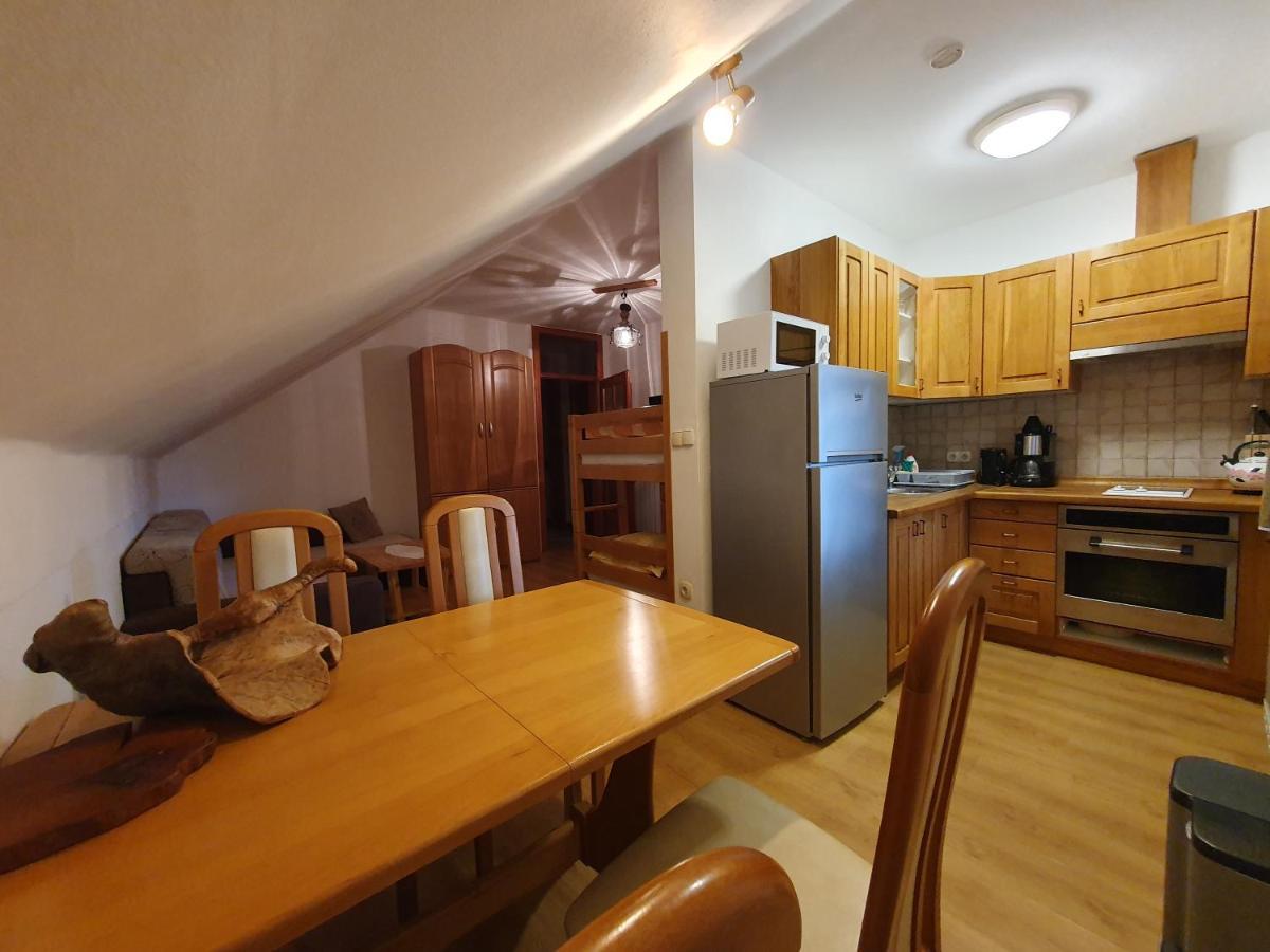 Miskar Rooms Cerknica Rum bild
