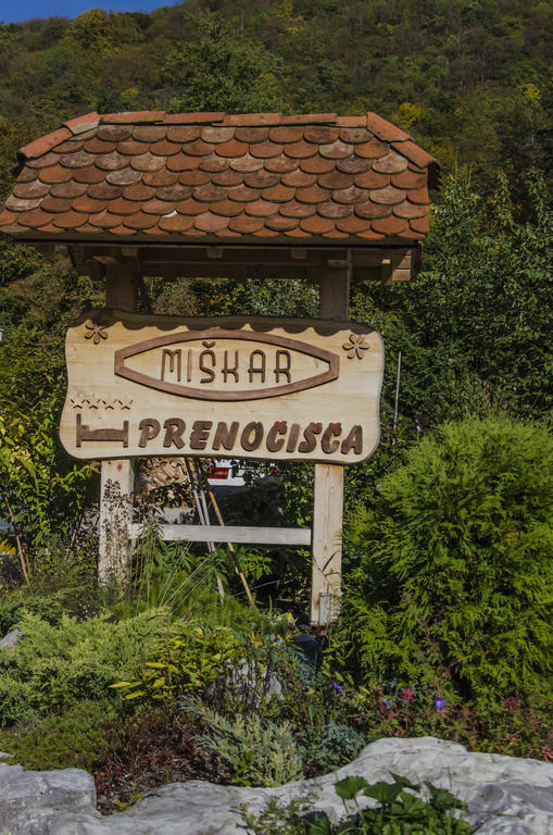 Miskar Rooms Cerknica Exteriör bild