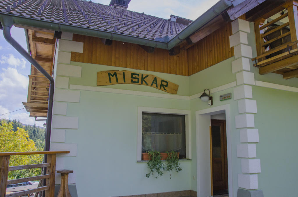 Miskar Rooms Cerknica Exteriör bild