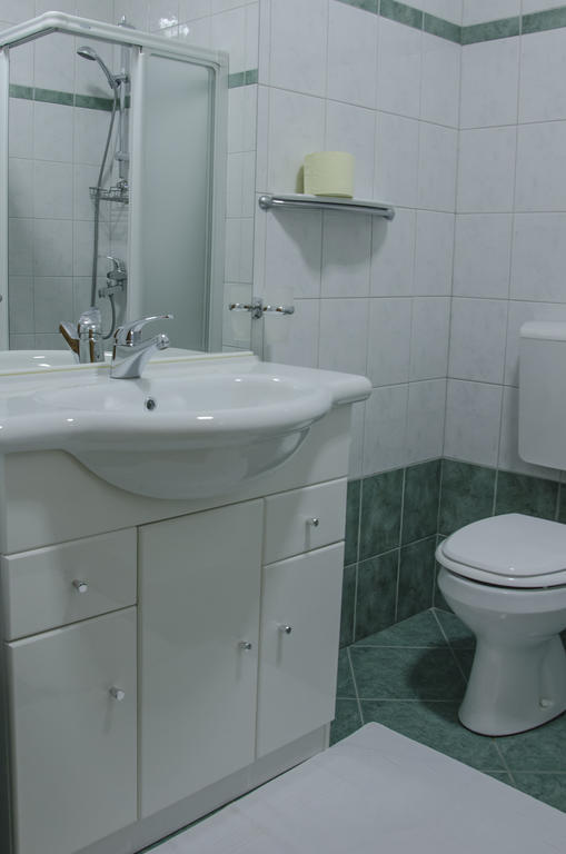 Miskar Rooms Cerknica Rum bild