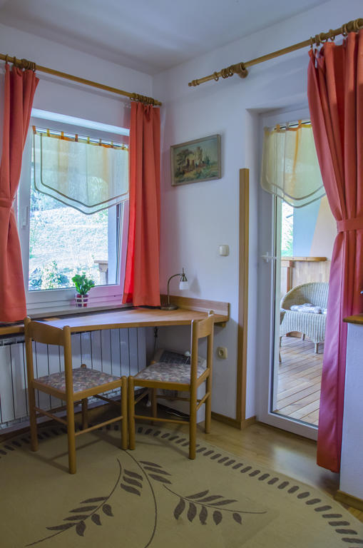 Miskar Rooms Cerknica Rum bild